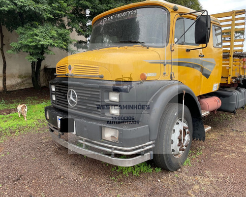 Mercedes Benz 1519 Cabinado