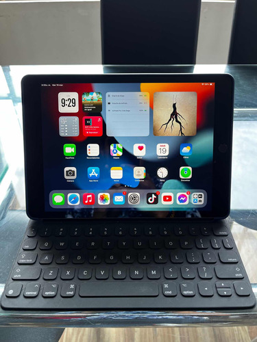 iPad 9na Gen. 64gb + Smart Keyboard
