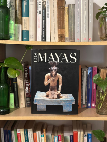 Los Mayas. P. Schmidt, M. De La Garza Y E. Nalda.