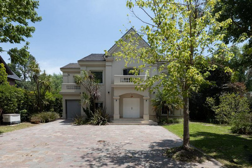 Casa De 5 Dormitorios En Venta En Solar Del Bosque. Canning-ezeiza-san Vicente.