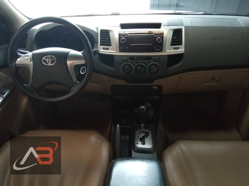 Imagen 8 de 13 de Toyota Fortuner Sr5 Automatica Dubai 4x4