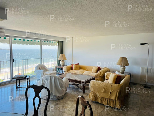 Apartamento 3 Dormitorios En Alquiler Con Espectacular Vista Al Mar, Playa Mansa, Punta Del Este, Uruguay