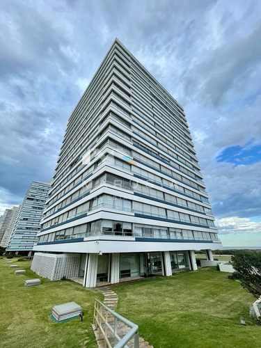 Departamento  En Venta Ubicado En Playa Brava, Punta Del Este, Punta Del Este / Maldonado