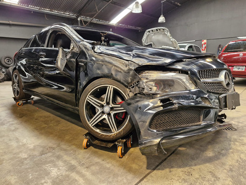 Mercedes Benz A 250 -chocado-