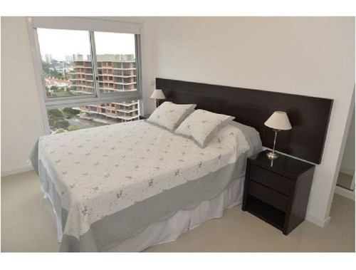 Apartamento En Alquiler Por Temporada De 2 Dormitorios En Playa Brava