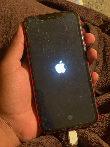 iPhone 11 Rojo, Para Arreglar O Para Piezas (Usado)