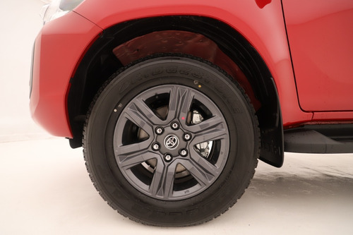 Imagen 20 de 25 de Toyota Hilux 2.8 Tdi Srv 4x4 At 0km 2023
