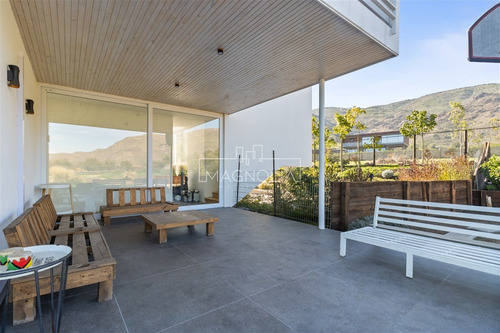 Casa En Venta De 4d/5b Las Brisas