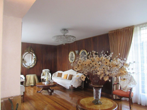 Terreno Con Casa En Venta En Lomas De Chapultepec