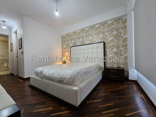 Estupendo Y Amplio Apartamento En Alquiler Con Inmejorable Ubicación La Tahona
