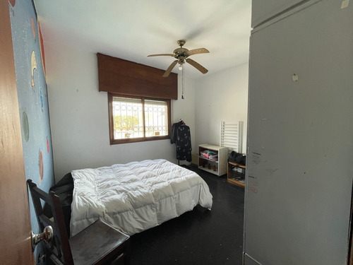 Imagen 9 de 15 de Venta De Amplia Casa Sobre Avenida Italia, Ideal Para Vivienda O Empresa.