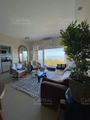 Apartamento De Un Dormitorio Con Vista Al Mar, Playa Mansa, Punta Del Este
