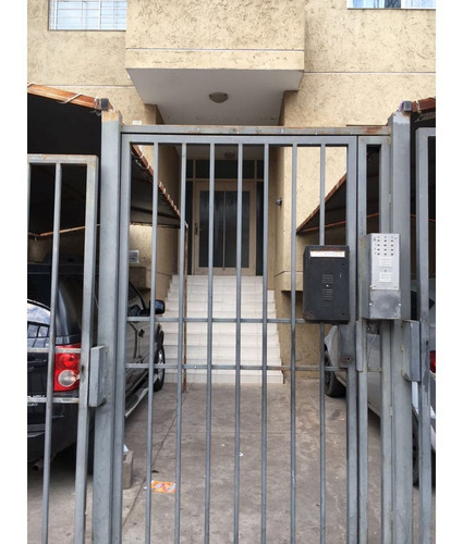 Imagen 3 de 12 de Vendo Departamento 2 Dormitorios Y Cochera En Barrio Pueyrredon