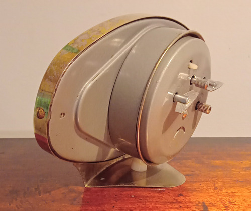 Reloj Antiguo Five Rams De Mesa Made In China (Usado)