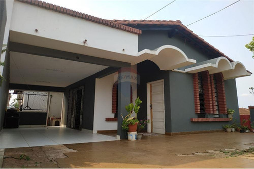 Vendo Casa En El Barrio San Pedro, A Pasos De La Uni: 3 Habitaciones Y 2 Baños.