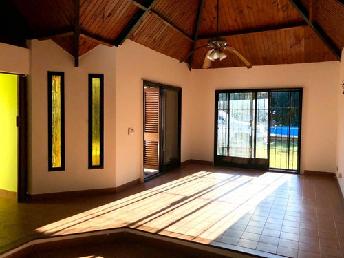 Imagen 5 de 14 de Excelente Casa Quinta En Luján - Barrio La Hosteria Norte