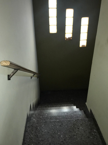 Imagen 9 de 18 de Casa - Venta - La Tablada - 6 Ambientes - Dos Plantas