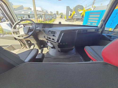 Imagem 9 de 11 de Caminhao Volvo Volvo Fh 540