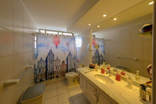 Vende Departamento, Mall Los Dominicos 4 Dormitorios, 3 Bañ