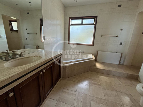 Casa En Venta De 6 Dorm. En Santo Domingo