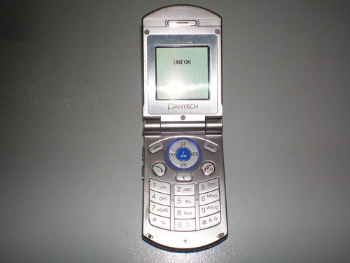 Celular Pantech Reliquia