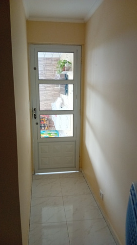 Casa A Venda De 8 Cômodos E 3 Banheiro E 1 Garagem