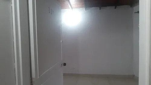 Se Arrienda Amplio Apartaestudio En Laureles - Estado (medellín)