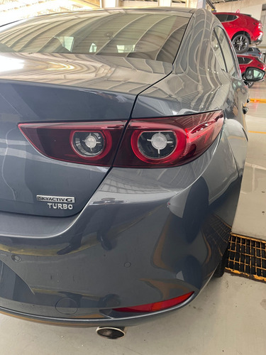 Mazda3 Signature