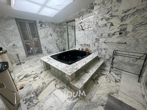 Casa En Bosque De Las Lomas, Miguel Hidalgo Con 4 Recámaras, 731 M², Id: 142607