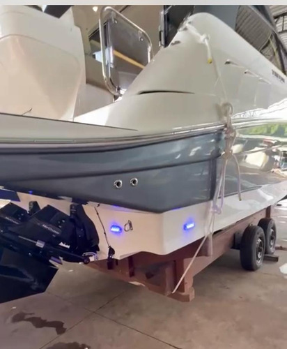 Lancha Triton 370ht, Zerada E Completa Na Represa