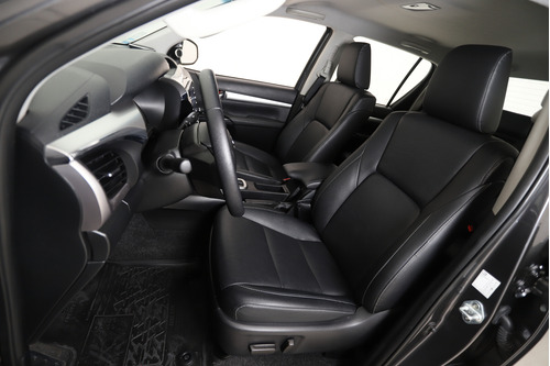 Toyota Hilux 2.8 Cd Srx 177cv 4x2 At