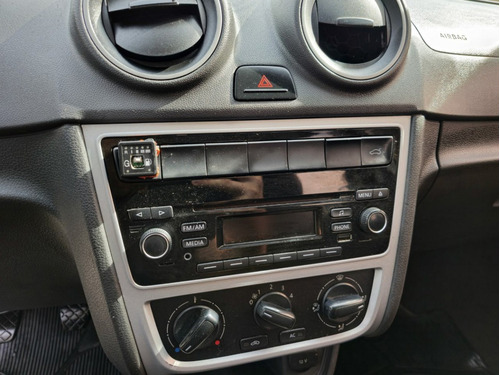 Volkswagen Voyage 1.6 Comfortline Plus 2 101cv