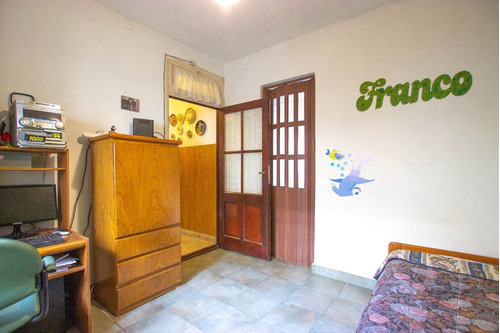 Imagen 23 de 30 de Venta Casa Lote Propio 7 Ambientes En Pompeya