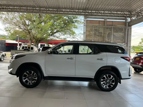 Toyota Fortuner 2.8 Diesel Srv 4X4 At
