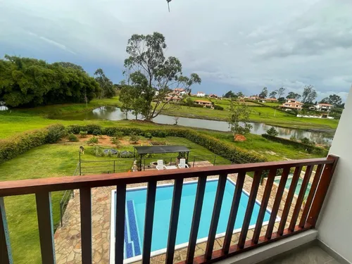 Casa Campestre Moderna Y Con Vista A Un Lago