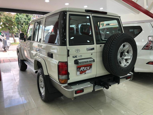 Imagen 10 de 11 de Toyota Macho
