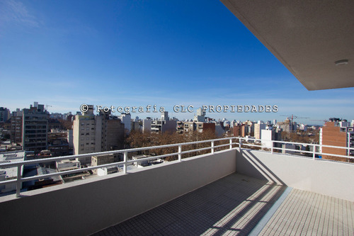 Venta De Penthouse De Dos Dormitorios En Montevideo, Cordón Con Gran Terraza Y Parrillero. Con Cochera Doble.