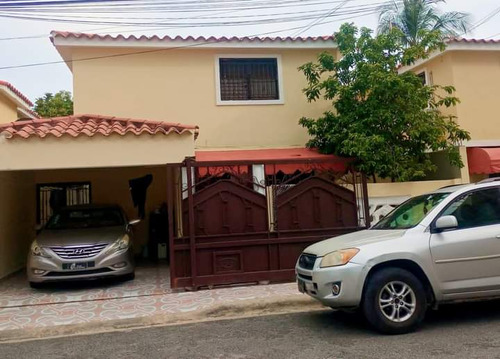 Casa De Venta Por San Isidro, Zona Oriental 