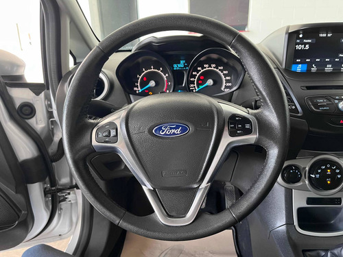 Imagen 15 de 25 de Ford Fiesta Kinetic Design 2018 1.6 Se