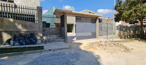 Imagen 1 de 14 de Townhouse En Venta En La Trigaleña 200mts Alexandra Ramírez 0414-704-1922
