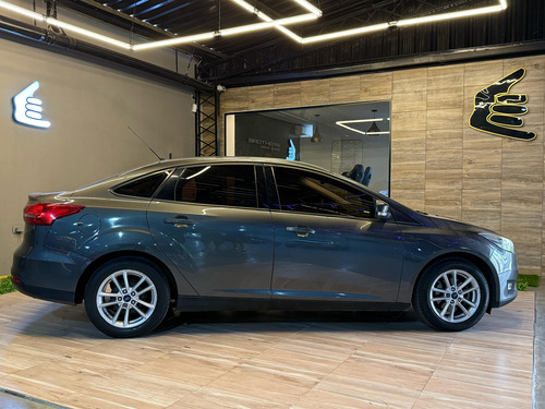 Ford Focus III 1.6 Sedan S