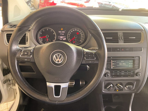Imagem 4 de 9 de Volkswagen Crossfox Imotion 2014