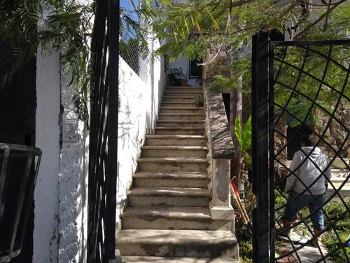 Jm/ Casa Con Grandes Espacios En Tejeda