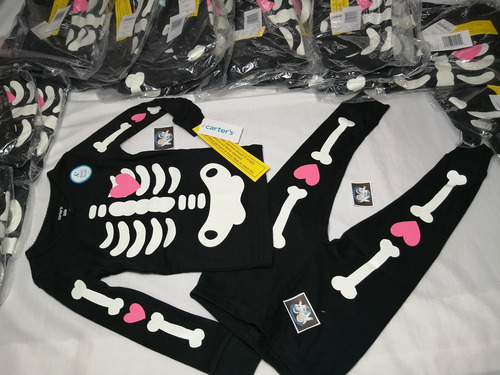 Imagen 8 de 10 de Disfraz Pijama Para Niña Bebe Alumbra En Oscuridad Carters.