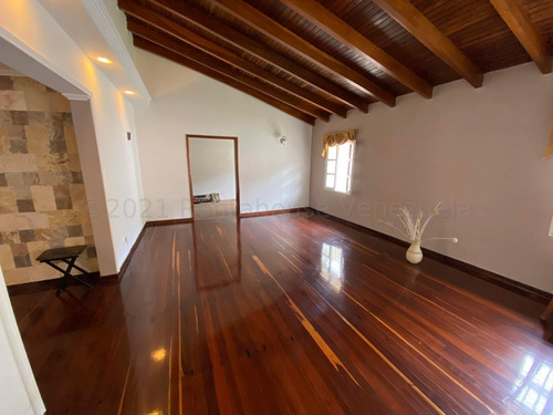 Imagen 15 de 30 de Casa_en_venta_en_caracas_en_santa-sofia_ Rah-21-17668 Orlando Figueira 04125535289/04242942992