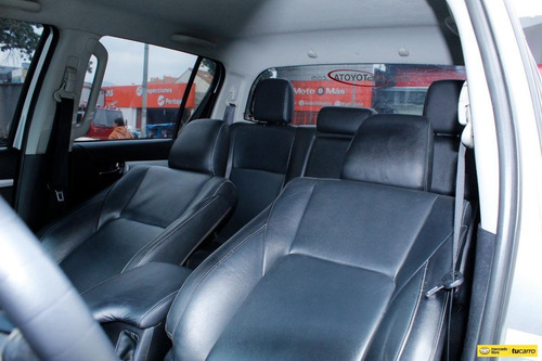 Imagen 15 de 25 de Toyota Hilux 2.8 Srv