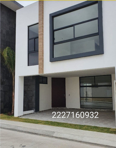 Imagen 1 de 14 de Casa En Venta A Costado De La Udla