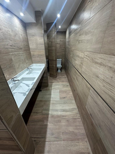 Local En Venta En Lanús Oeste, Lanús, G.b.a. Zona Sur