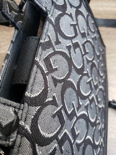 Hermosa Bolsa Guess Tipo Crosbody