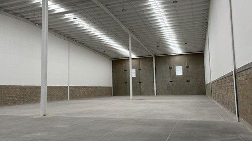 Bodega En Renta De 1,500 M2 En Tultepec